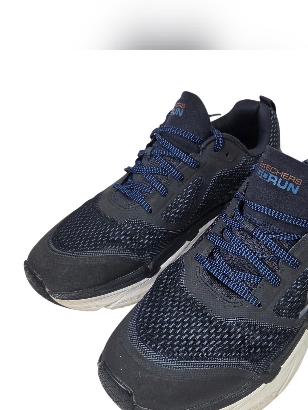 Skechers Navy Blue and White Men's Running Sneakers. Size 10